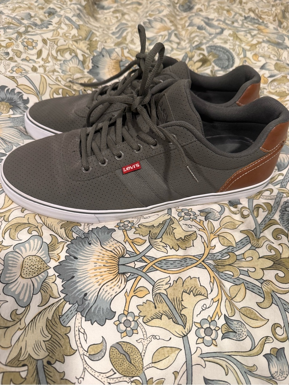Levi's Men's Gray Sneakers with Brown Heel Patch